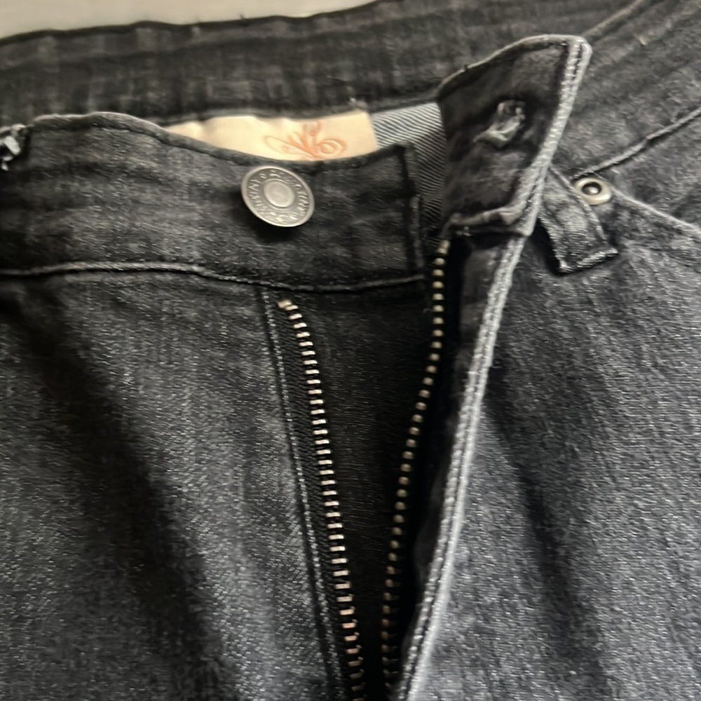 JEANS size 4, ankle length. - Picture 5 of 7